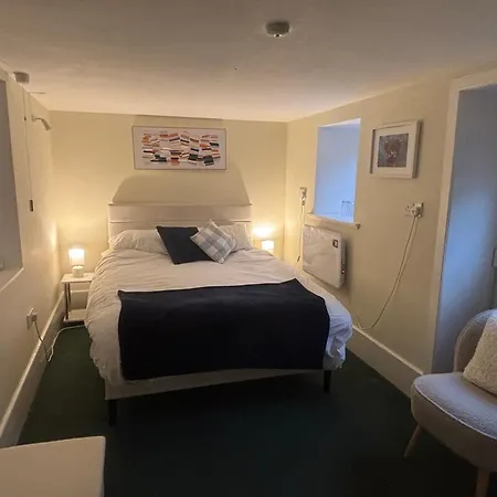 Airds Farm Guest House-2